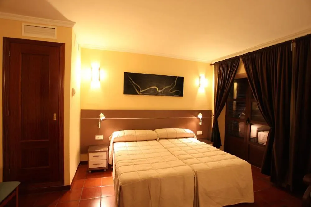 Hostal Zurbaran-1